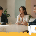 Carico cognitivo nella visualizzazione dei dati: confronto concettuale tra grafico sovraccarico e grafico pulito e leggibile.